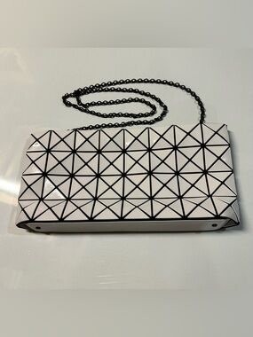 BAO BAO ISSEY MIYAKE Chain Bag in white